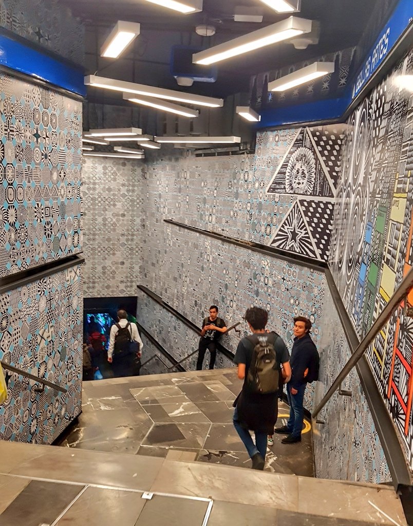 Tu viaje en el Metro CDMX incluye la oportunidad de conocer la galería de  arte pública más grande del mundo y un espacio surrealista y alucinante